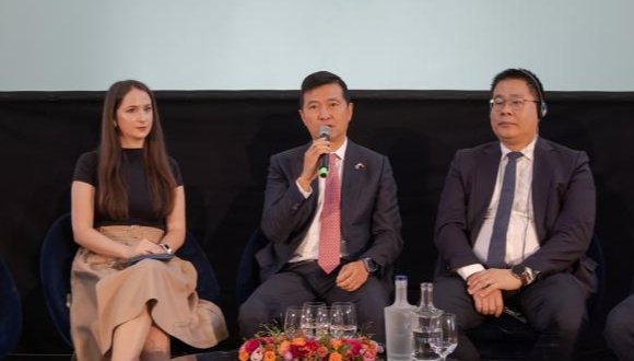 Conference held to mark 75th anniversary of diplomatic ties between China, Hungary 	 	A special conference marking the 75th anniversary of the establishment of diplomatic relations between China and Hungary was held here on Friday. The event, organized by the Chinese Embassy in Hungary and the Hungarian-Chinese Friendship Association, featured high-level speakers, including Hungarian and Chinese officials.
